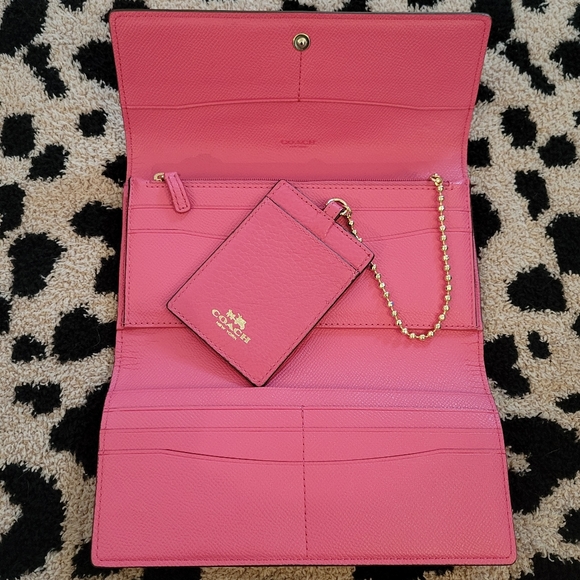 Coach Handbags - Coach leather trifold snap wallet